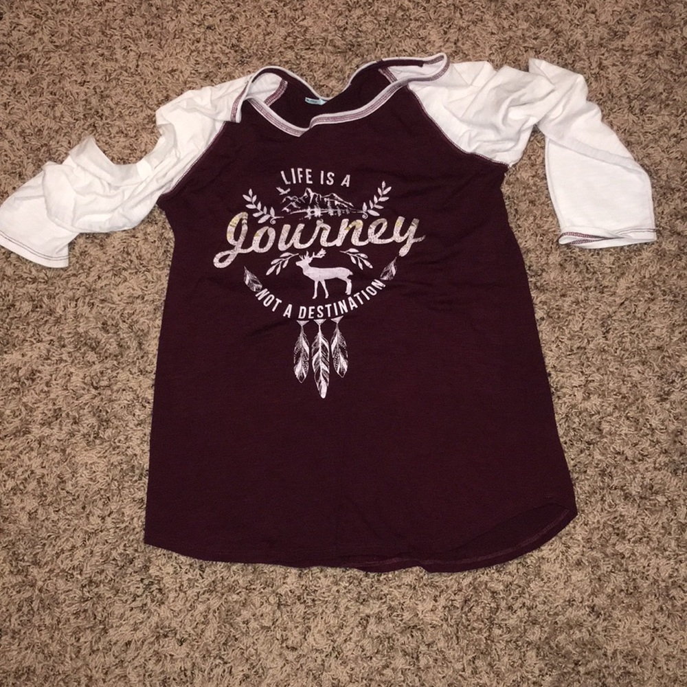 Half sleeve, maroon top